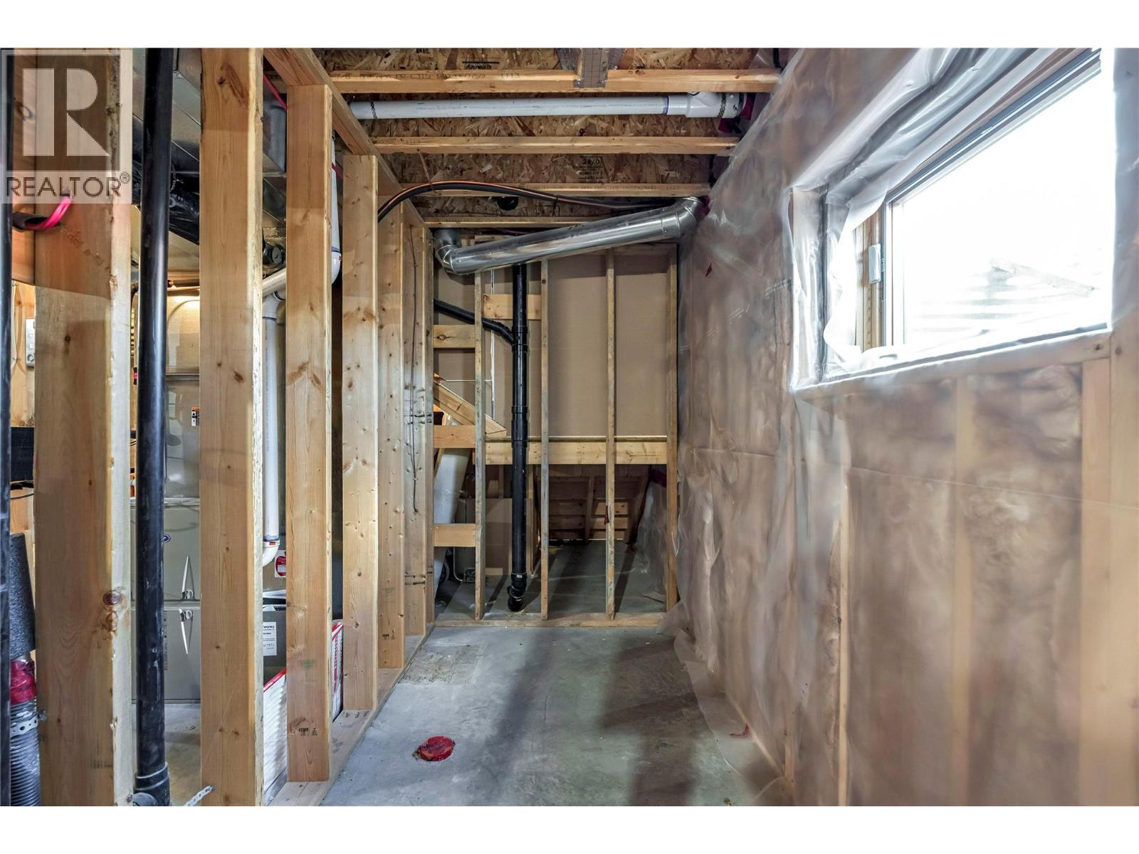 9371 6 Highway, Coldstream, BC - Indoor Photo Showing Basement