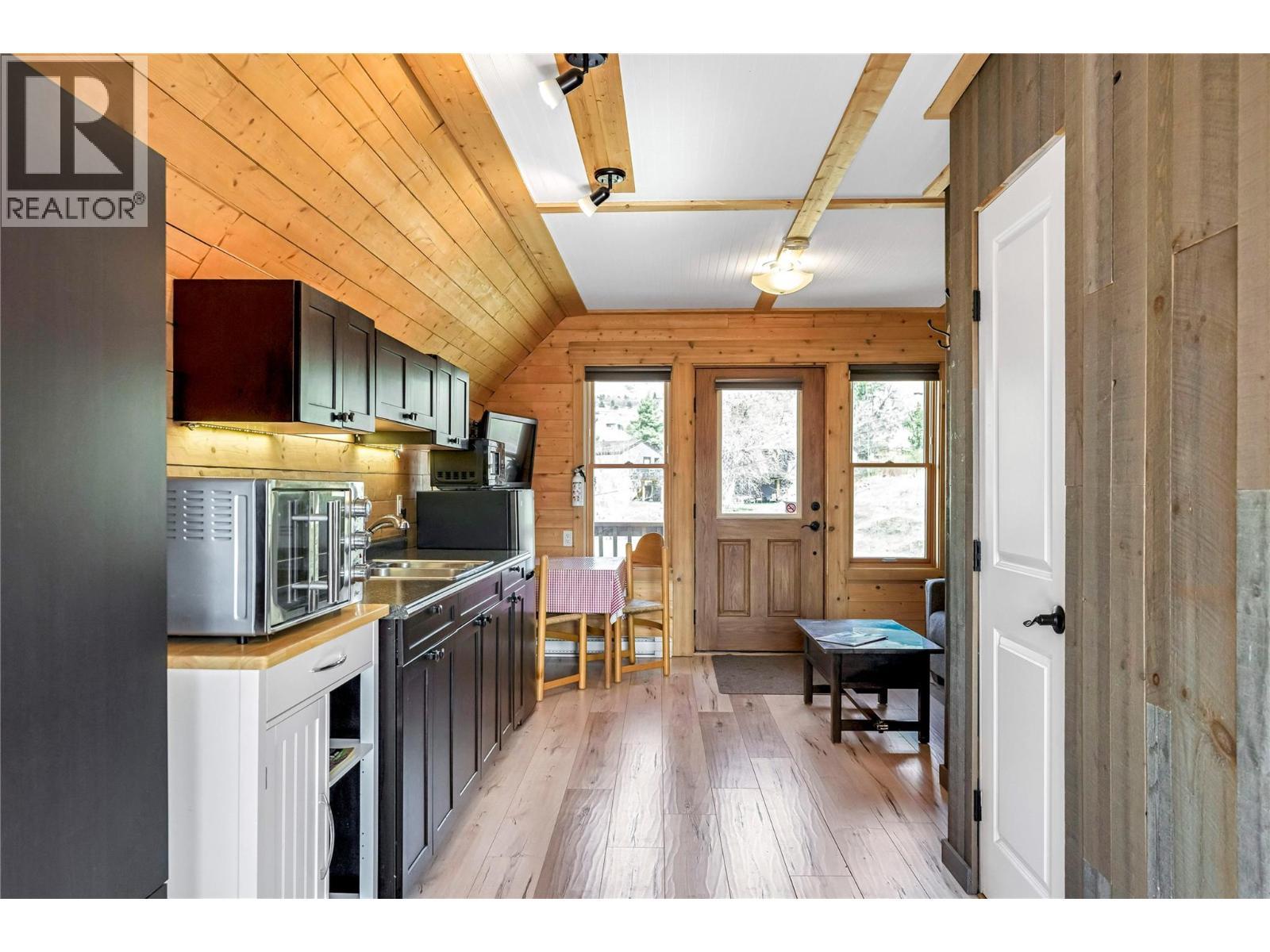 9371 6 Highway, Coldstream, BC - Indoor Photo Showing Kitchen
