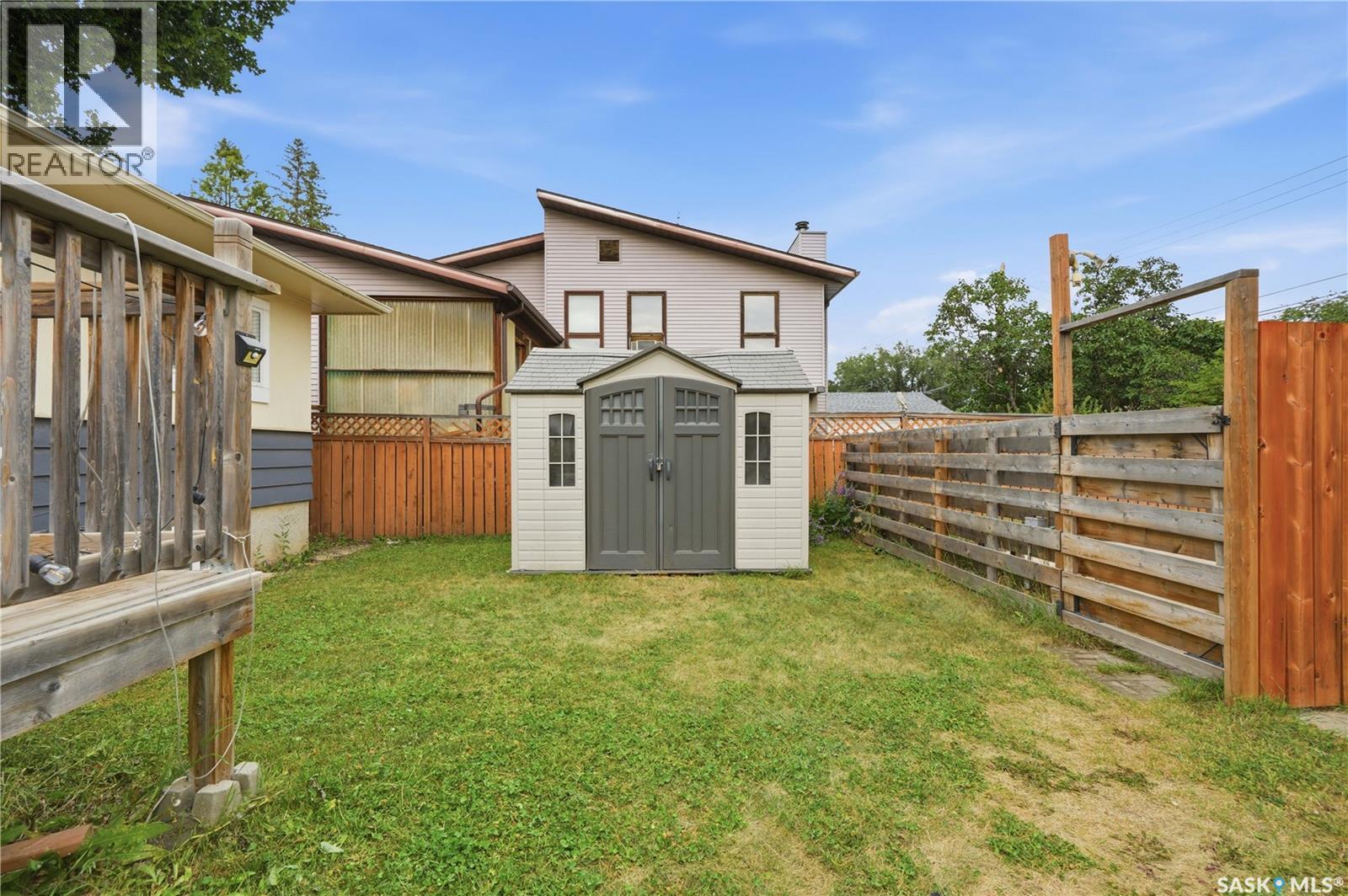 1915 Dufferin Avenue, Saskatoon, SK - Outdoor
