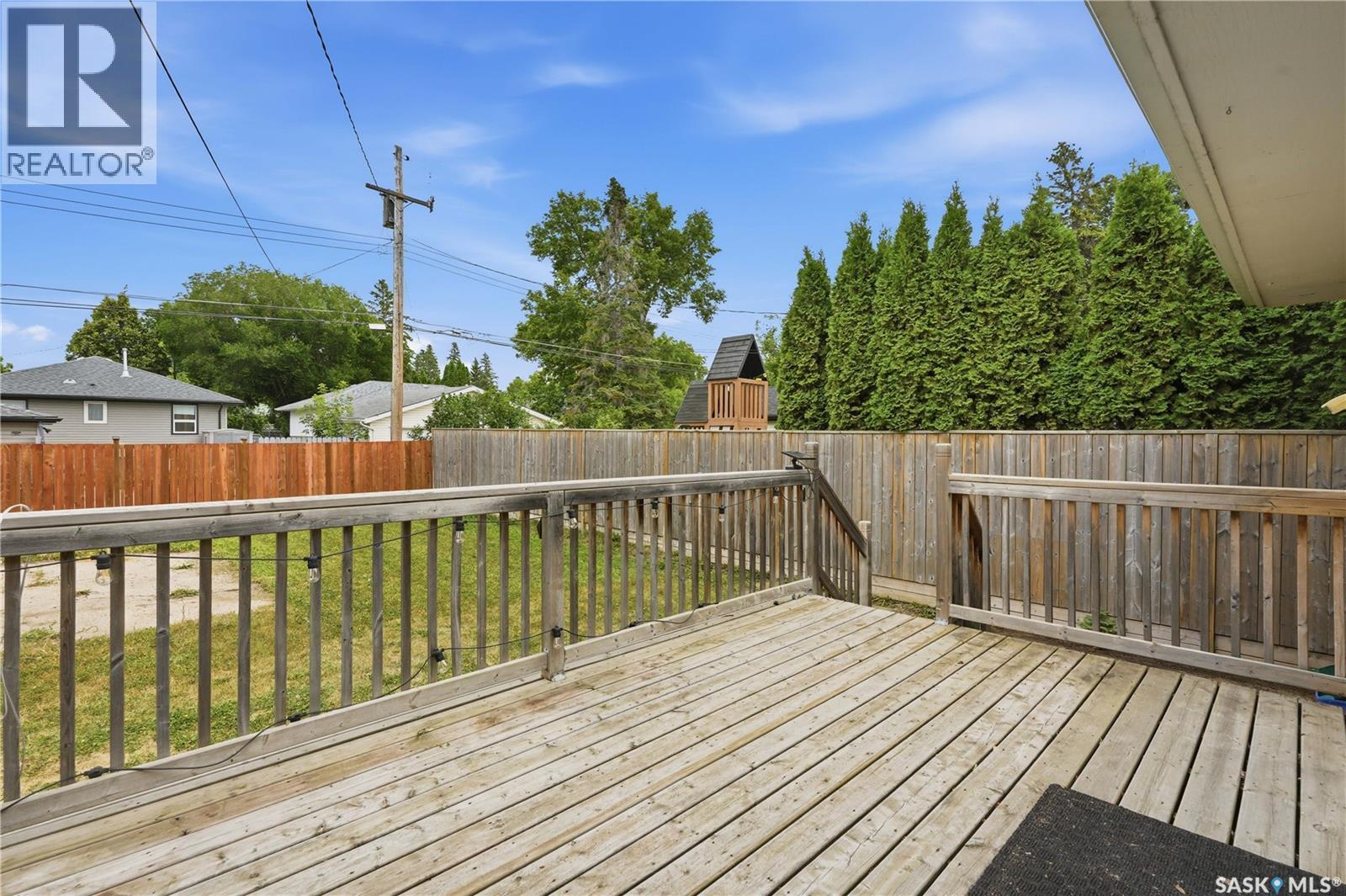 1915 Dufferin Avenue, Saskatoon, SK - Outdoor With Deck Patio Veranda