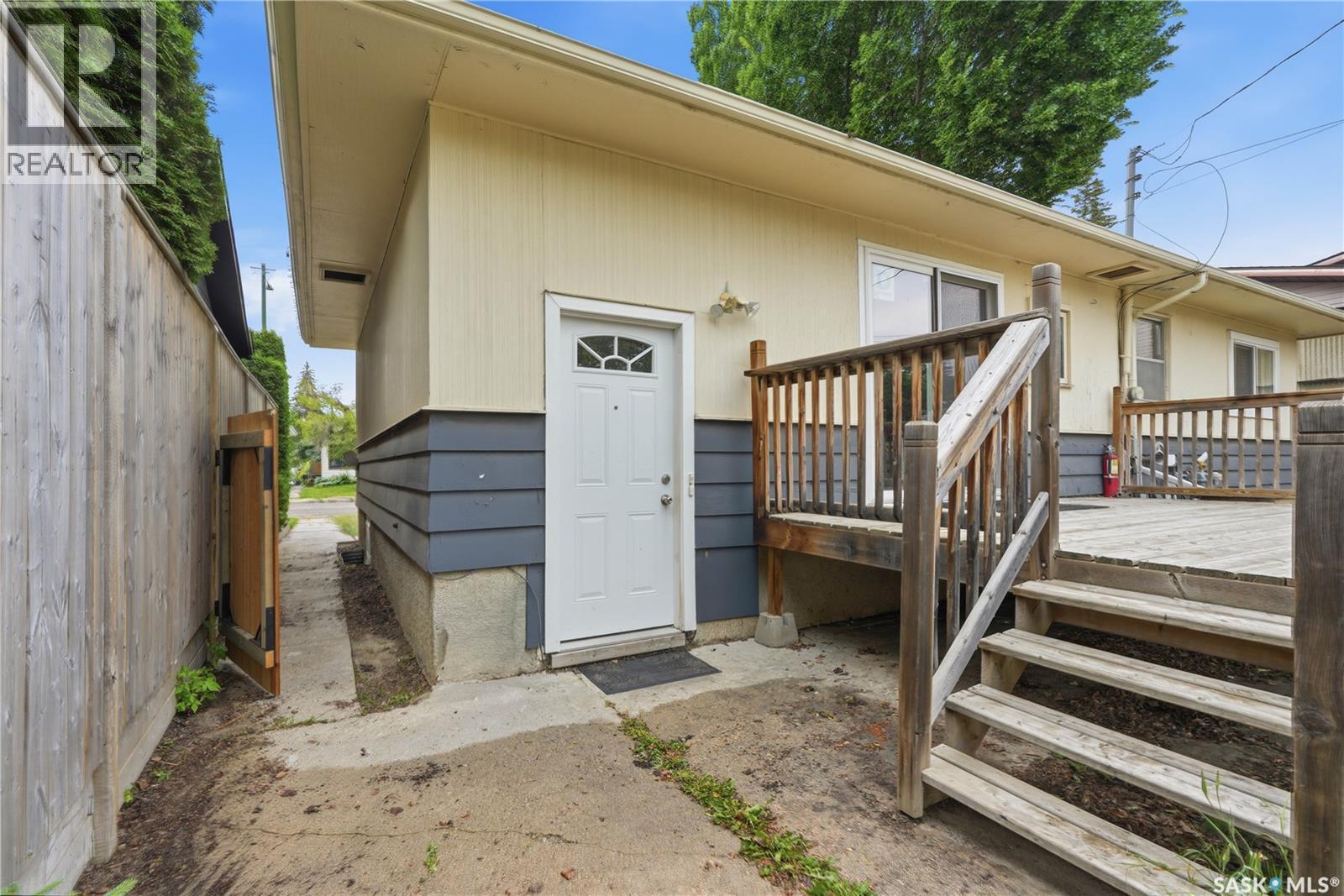 1915 Dufferin Avenue, Saskatoon, SK - Outdoor With Deck Patio Veranda With Exterior