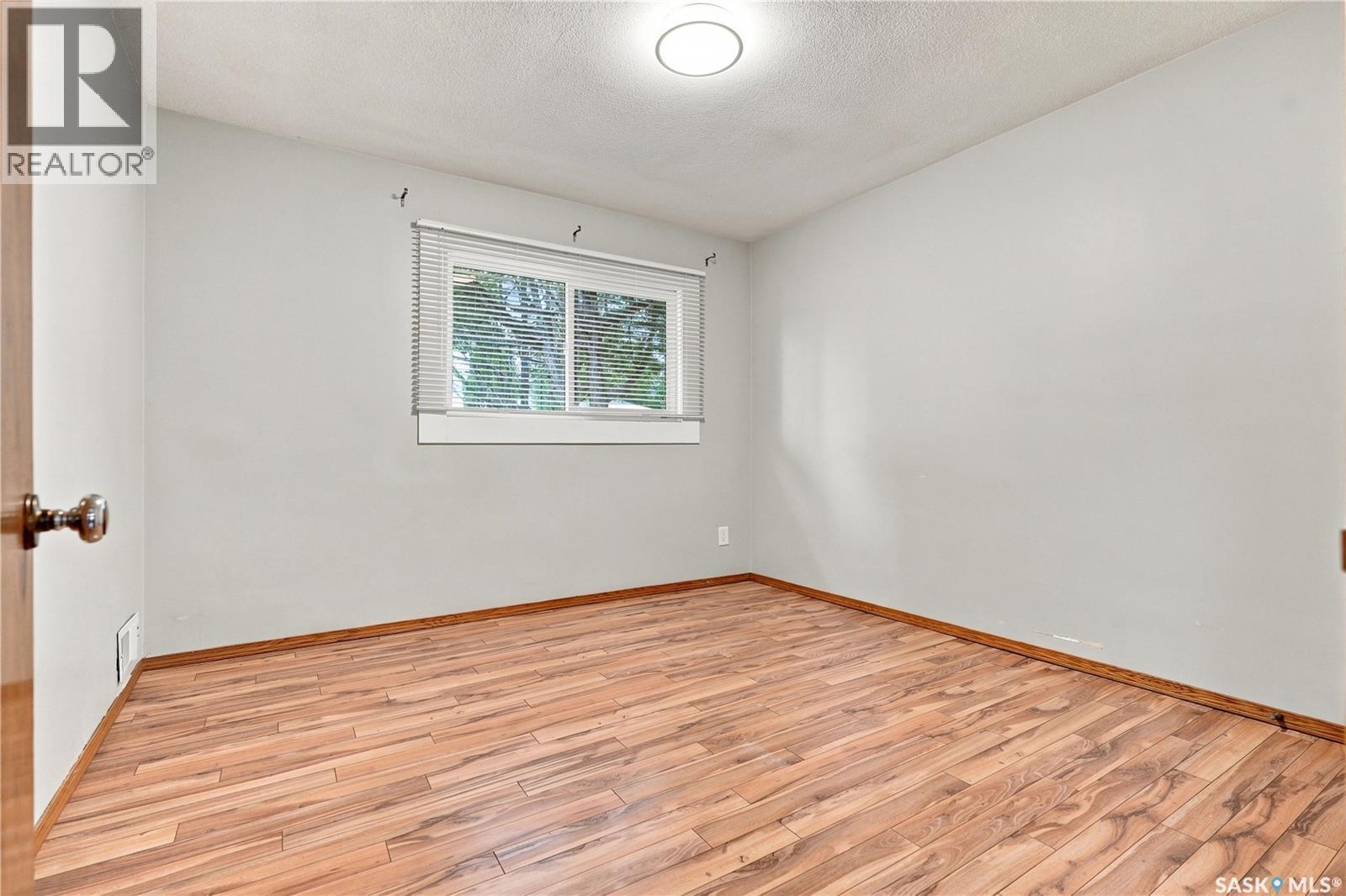 1915 Dufferin Avenue, Saskatoon, SK - Indoor Photo Showing Other Room