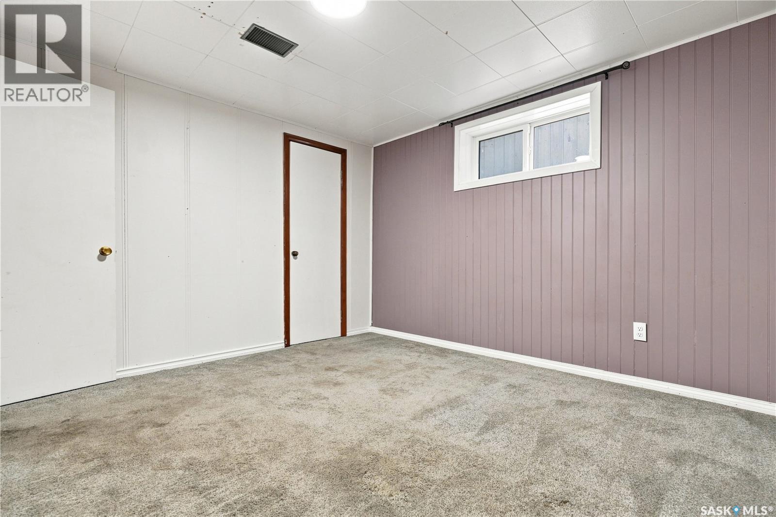 1915 Dufferin Avenue, Saskatoon, SK - Indoor Photo Showing Other Room