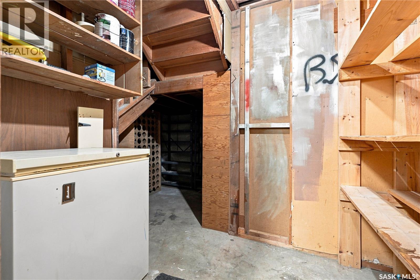 1915 Dufferin Avenue, Saskatoon, SK - Indoor Photo Showing Basement