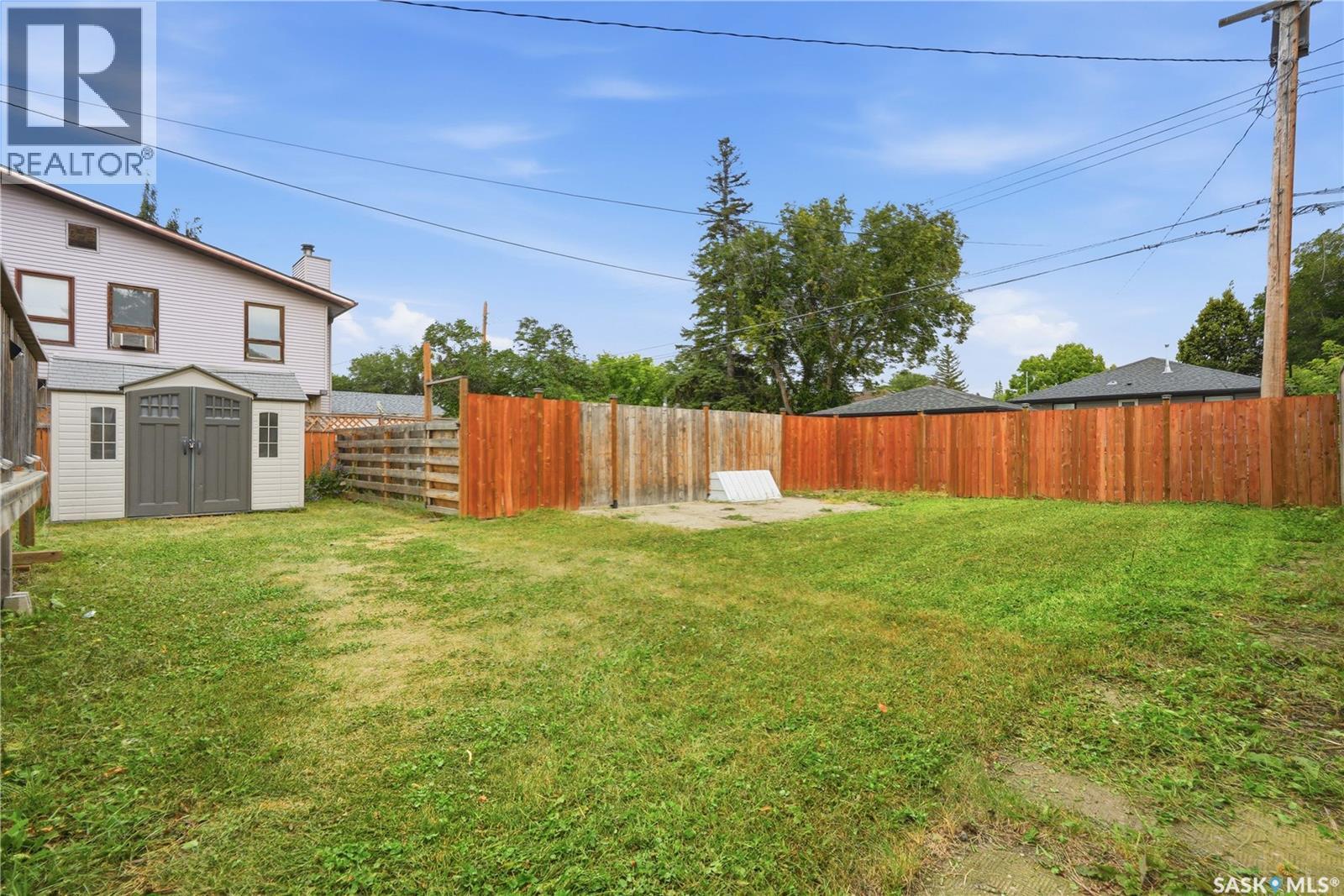 1915 Dufferin Avenue, Saskatoon, SK - Outdoor