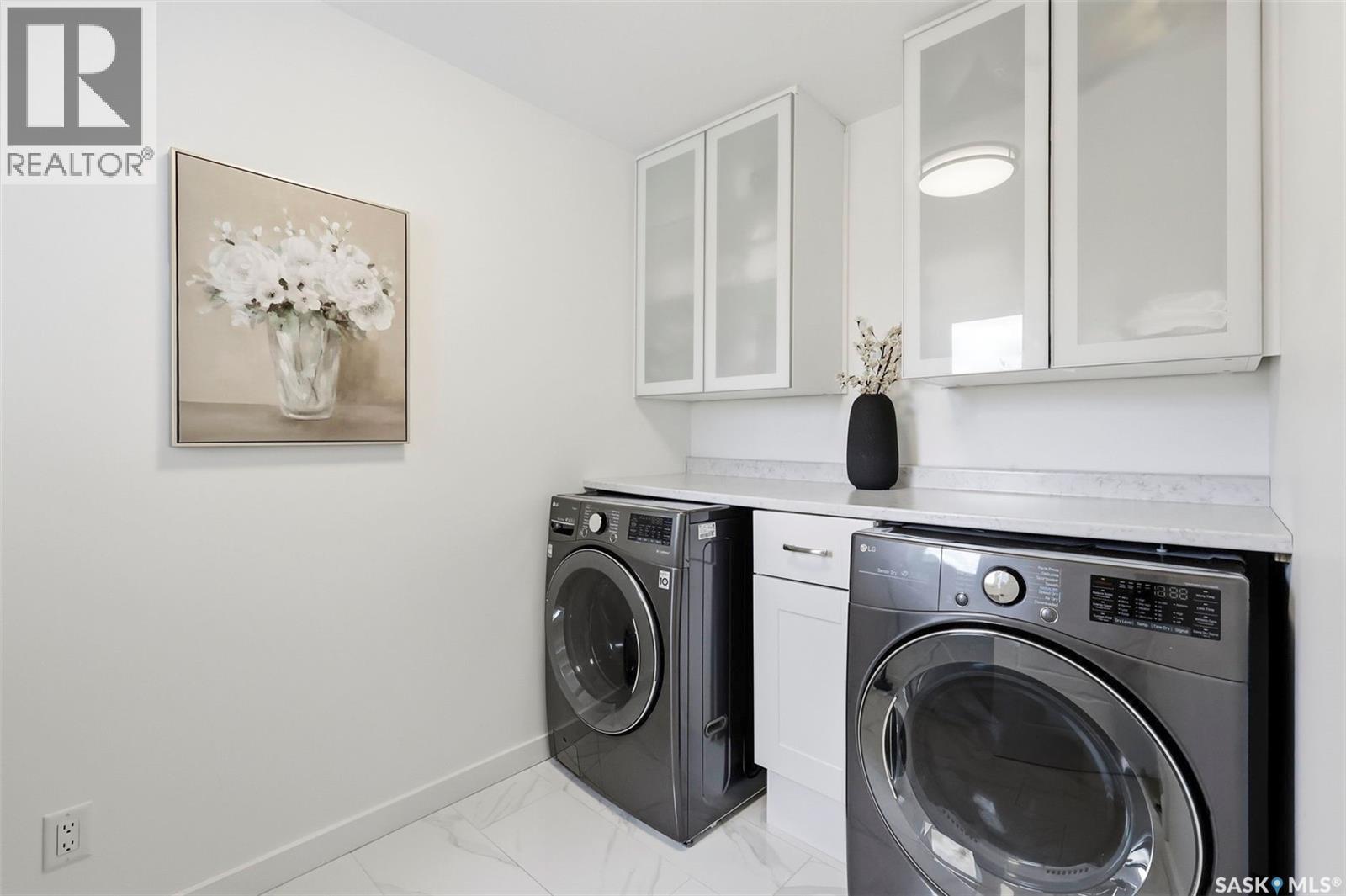 421 Germain Manor, Saskatoon, SK - Indoor Photo Showing Laundry Room