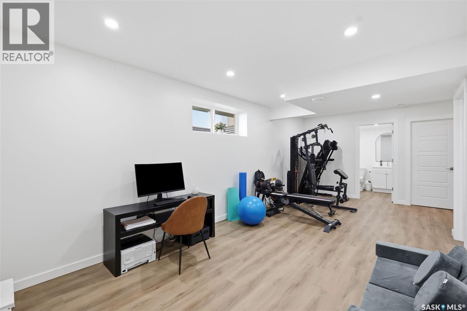 421 Germain Manor, Saskatoon, SK - Indoor Photo Showing Gym Room
