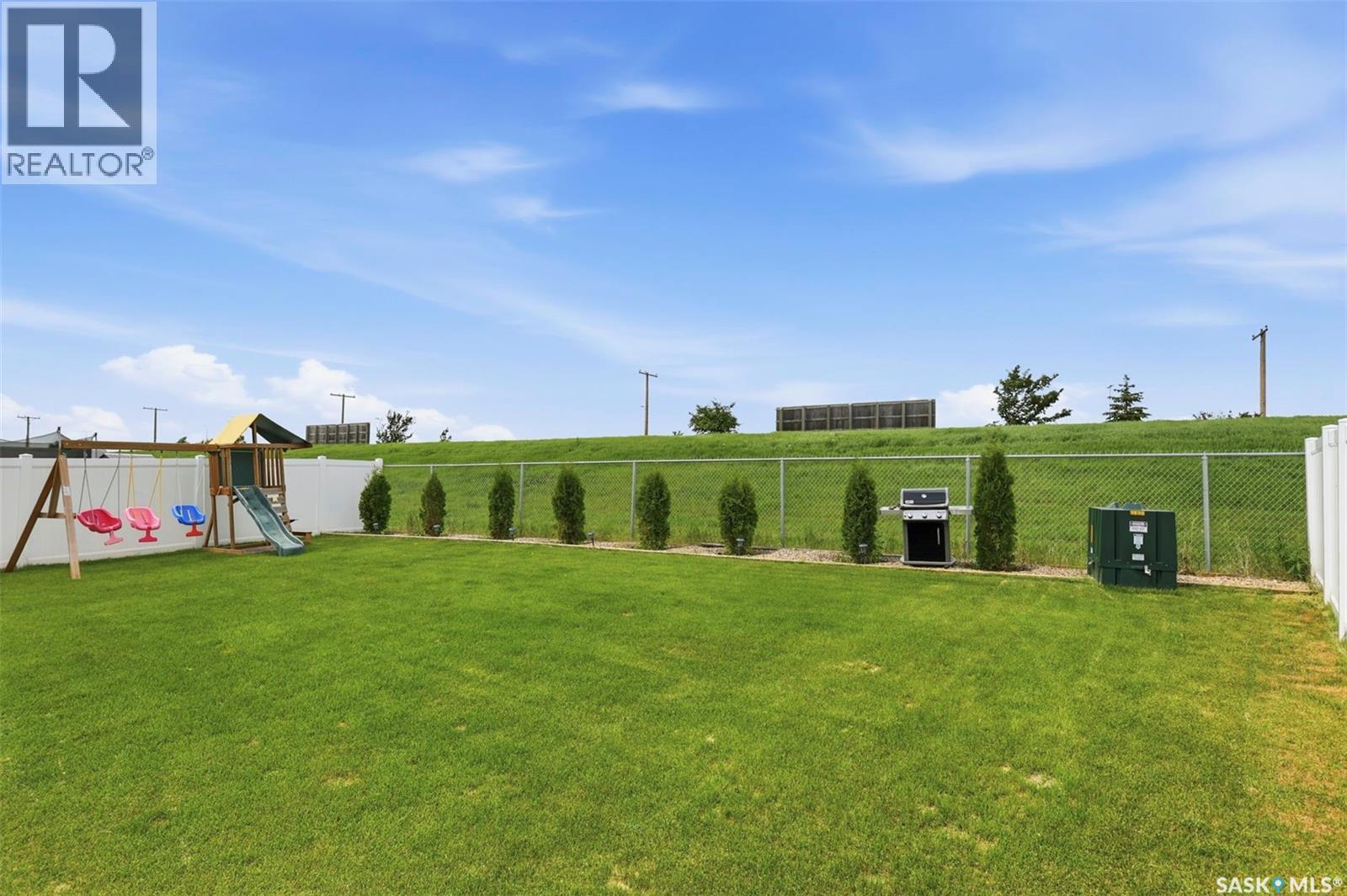 421 Germain Manor, Saskatoon, SK - Outdoor
