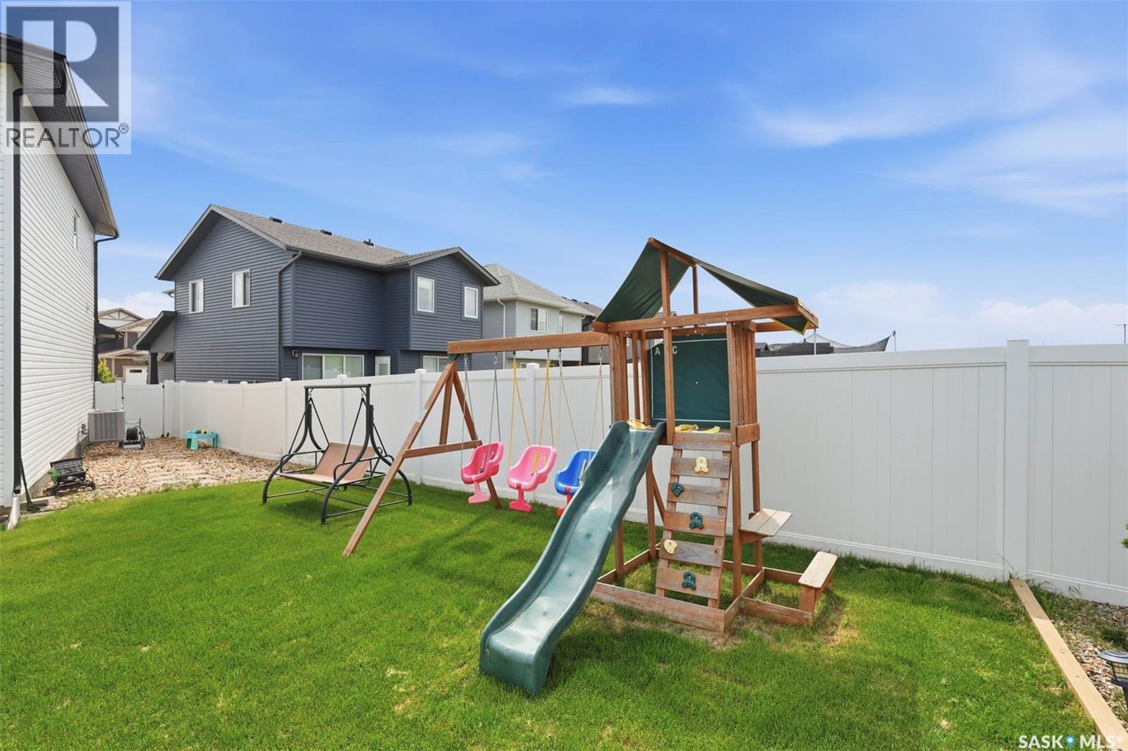 421 Germain Manor, Saskatoon, SK - Outdoor