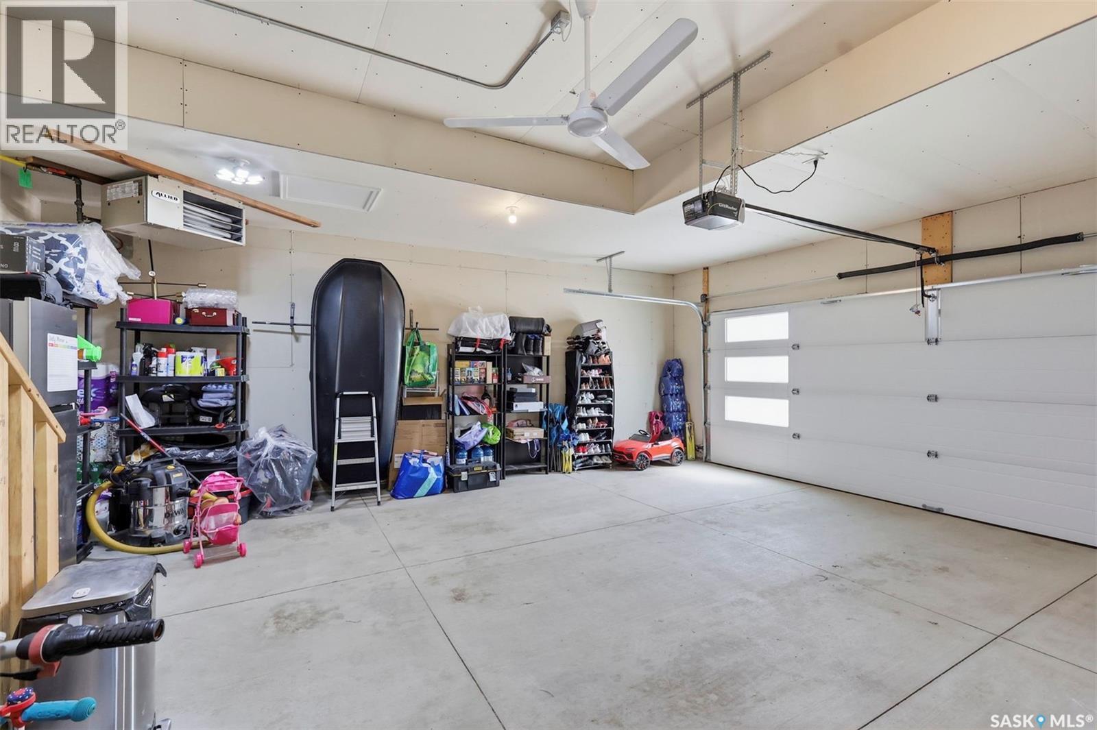 421 Germain Manor, Saskatoon, SK - Indoor Photo Showing Garage