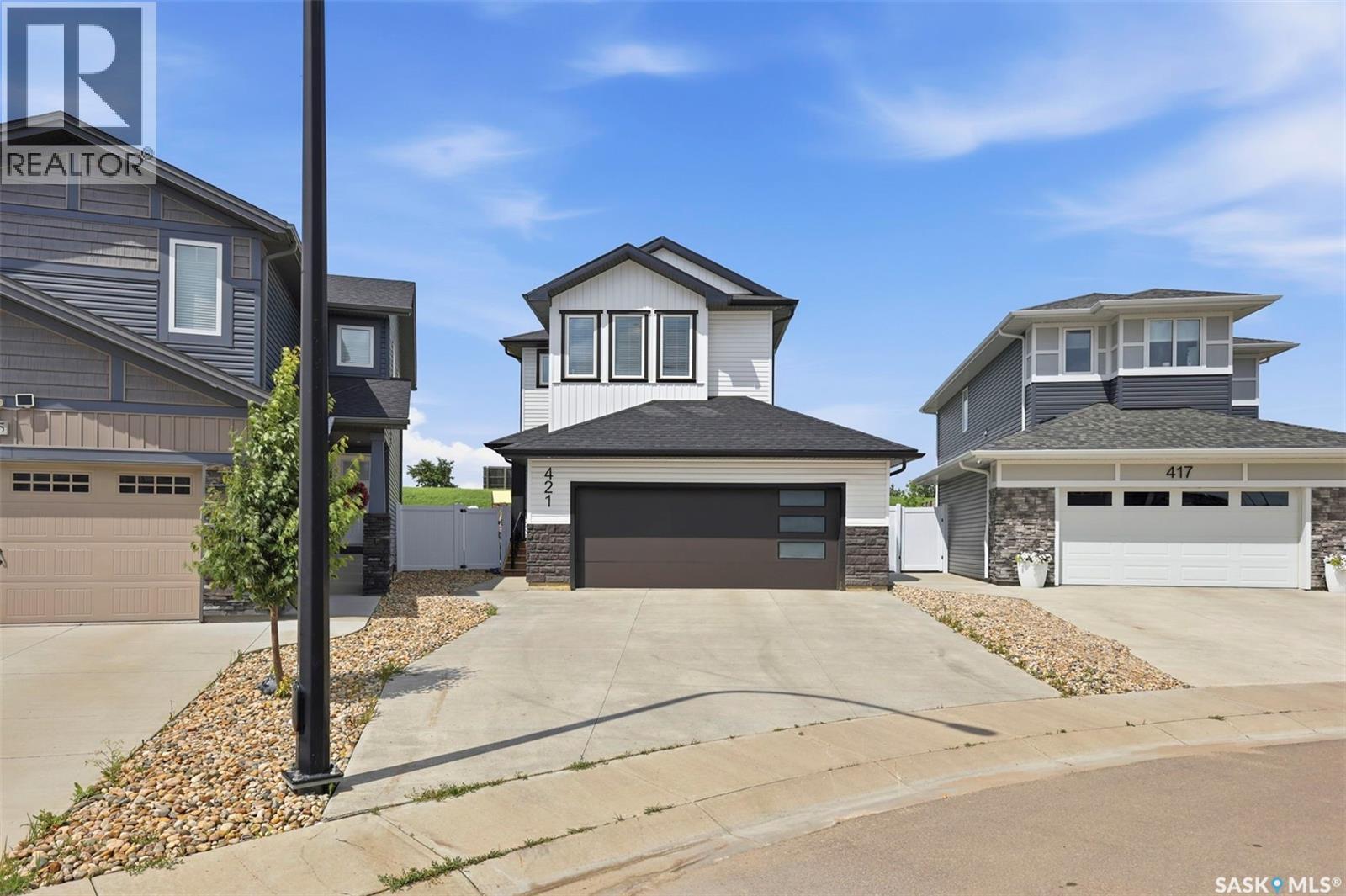 421 Germain Manor, Saskatoon, SK - Outdoor With Facade
