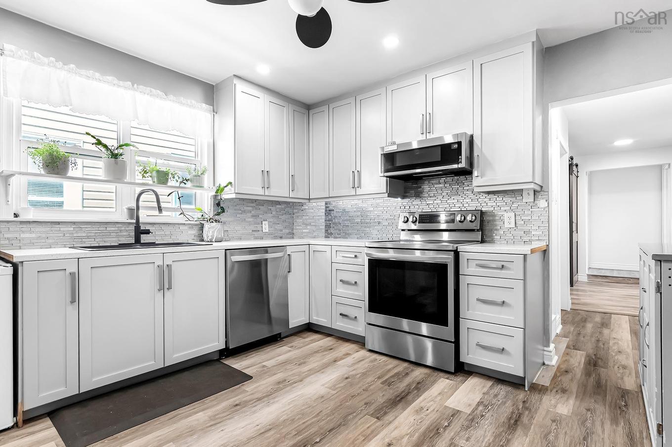 3581 Acadia Street, Halifax, NS - Indoor Photo Showing Kitchen With Upgraded Kitchen