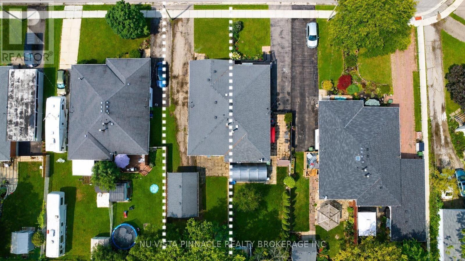 15 Gregory Place, St. Thomas, ON - Outdoor