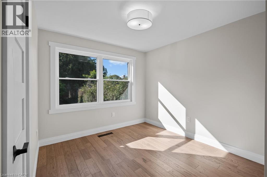 1041 Shepherd'S Drive, Burlington, ON - Indoor Photo Showing Other Room