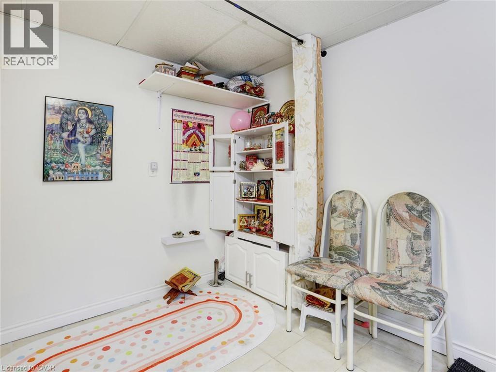 Additional content - 128 Macatee Place, Cambridge, ON - Indoor Photo Showing Other Room