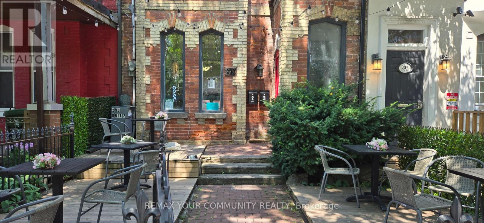 290 Gerrard Street E, Toronto, ON