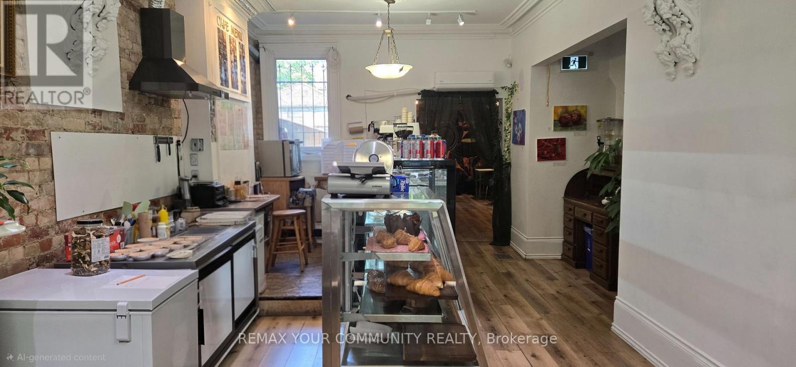 290 Gerrard Street E, Toronto, ON