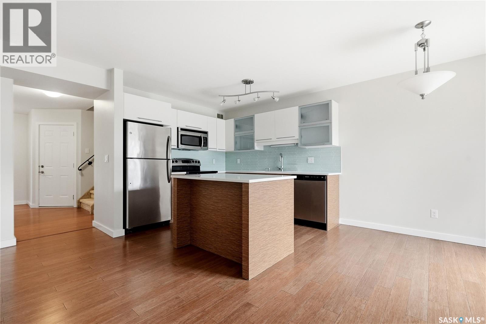 309 410 Hunter Road, Saskatoon, SK - Indoor Photo Showing Kitchen With Stainless Steel Kitchen