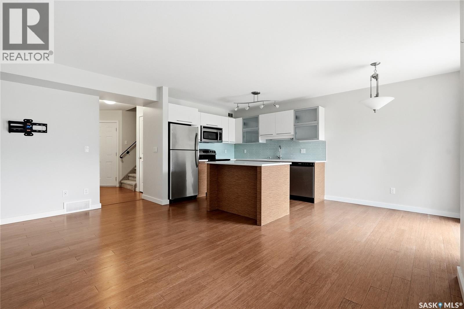 309 410 Hunter Road, Saskatoon, SK - Indoor Photo Showing Kitchen