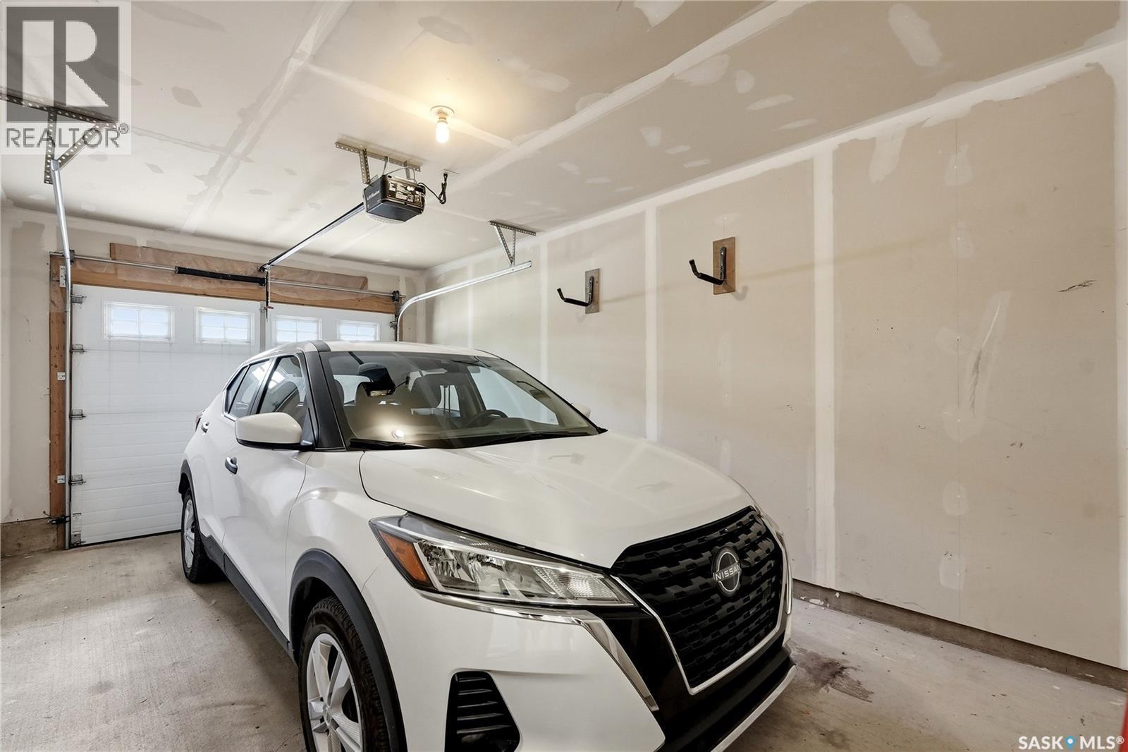 309 410 Hunter Road, Saskatoon, SK - Indoor Photo Showing Garage