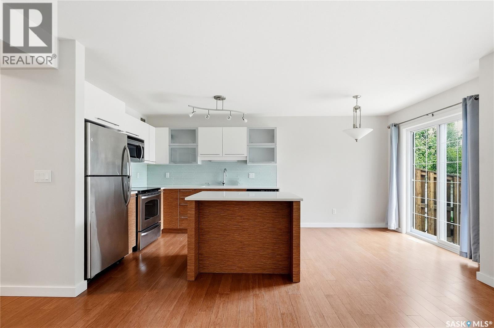 309 410 Hunter Road, Saskatoon, SK - Indoor Photo Showing Kitchen With Stainless Steel Kitchen