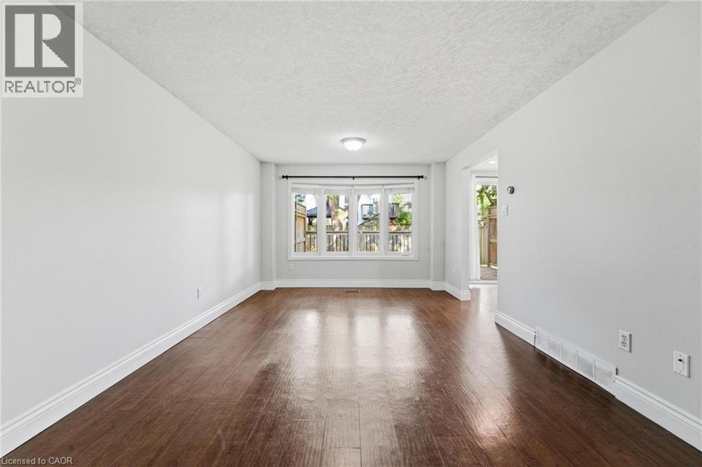 449 Exmoor Street, Waterloo, ON - Indoor Photo Showing Other Room