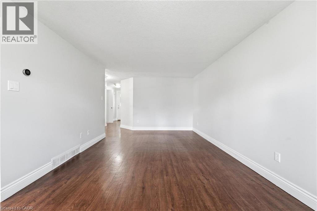 449 Exmoor Street, Waterloo, ON - Indoor Photo Showing Other Room