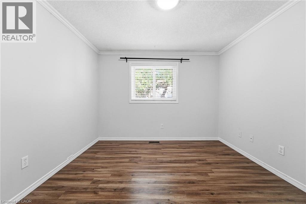 449 Exmoor Street, Waterloo, ON - Indoor Photo Showing Other Room
