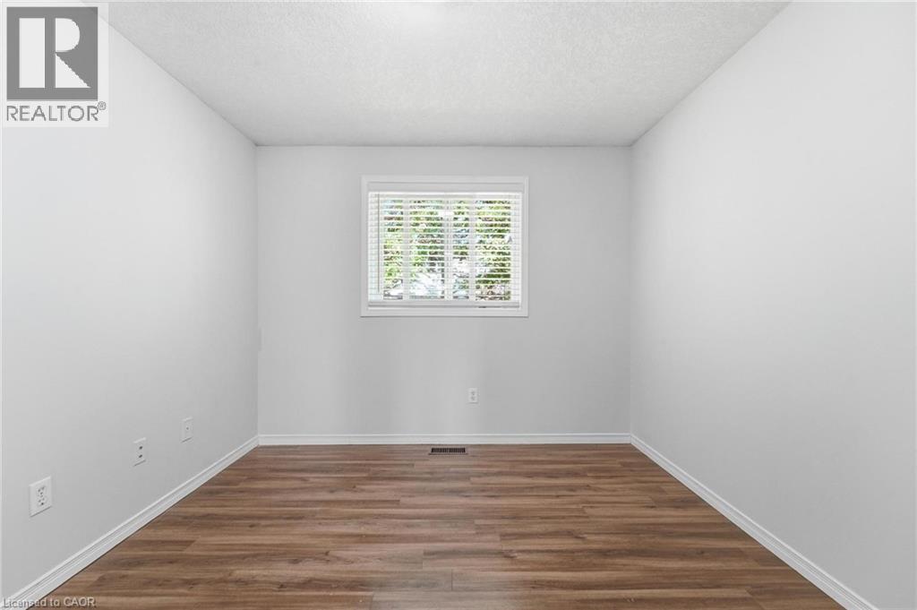 449 Exmoor Street, Waterloo, ON - Indoor Photo Showing Other Room