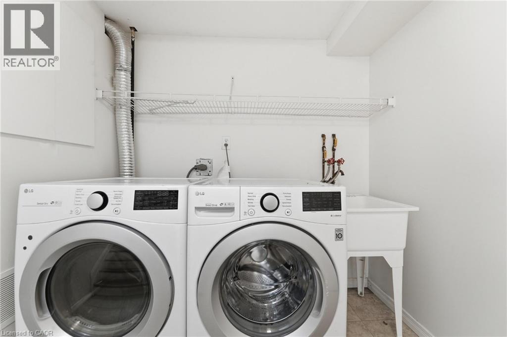449 Exmoor Street, Waterloo, ON - Indoor Photo Showing Laundry Room