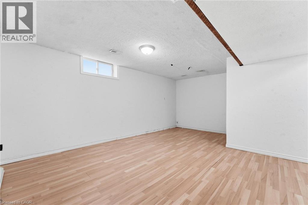 449 Exmoor Street, Waterloo, ON - Indoor Photo Showing Other Room