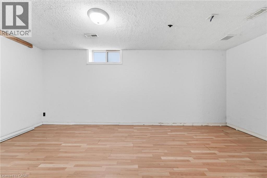 449 Exmoor Street, Waterloo, ON - Indoor Photo Showing Other Room