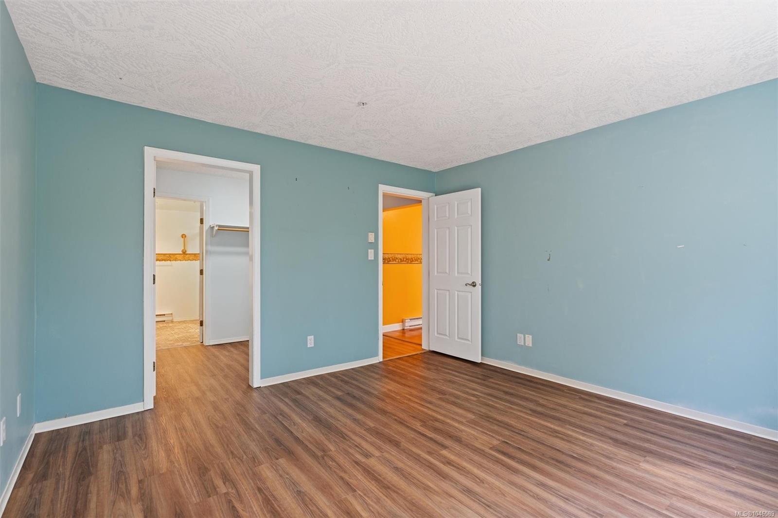 #302-9975 Fifth St, Sidney, BC - Indoor Photo Showing Other Room