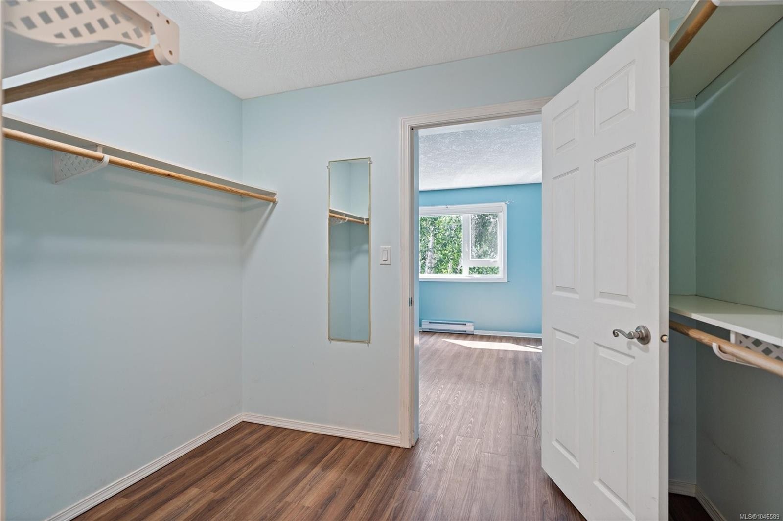 #302-9975 Fifth St, Sidney, BC - Indoor Photo Showing Other Room