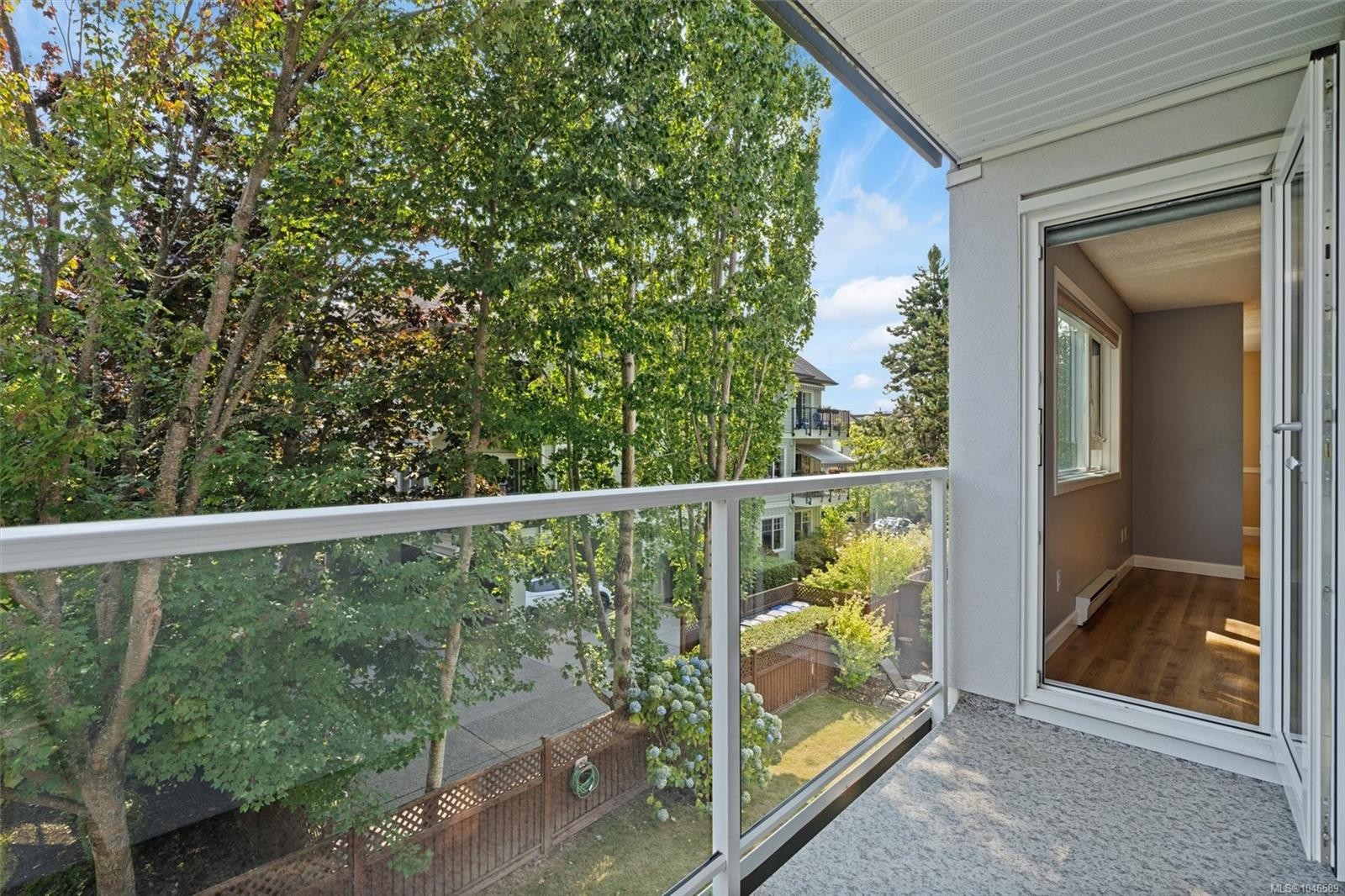 #302-9975 Fifth St, Sidney, BC - Outdoor With Exterior