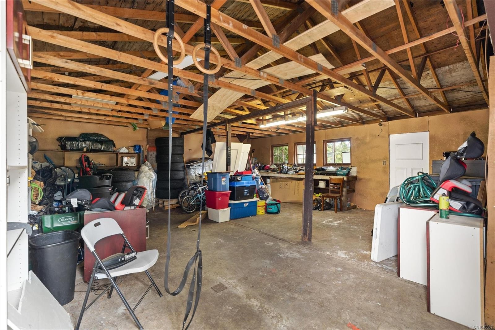 588 Heatherly Rd, Colwood, BC