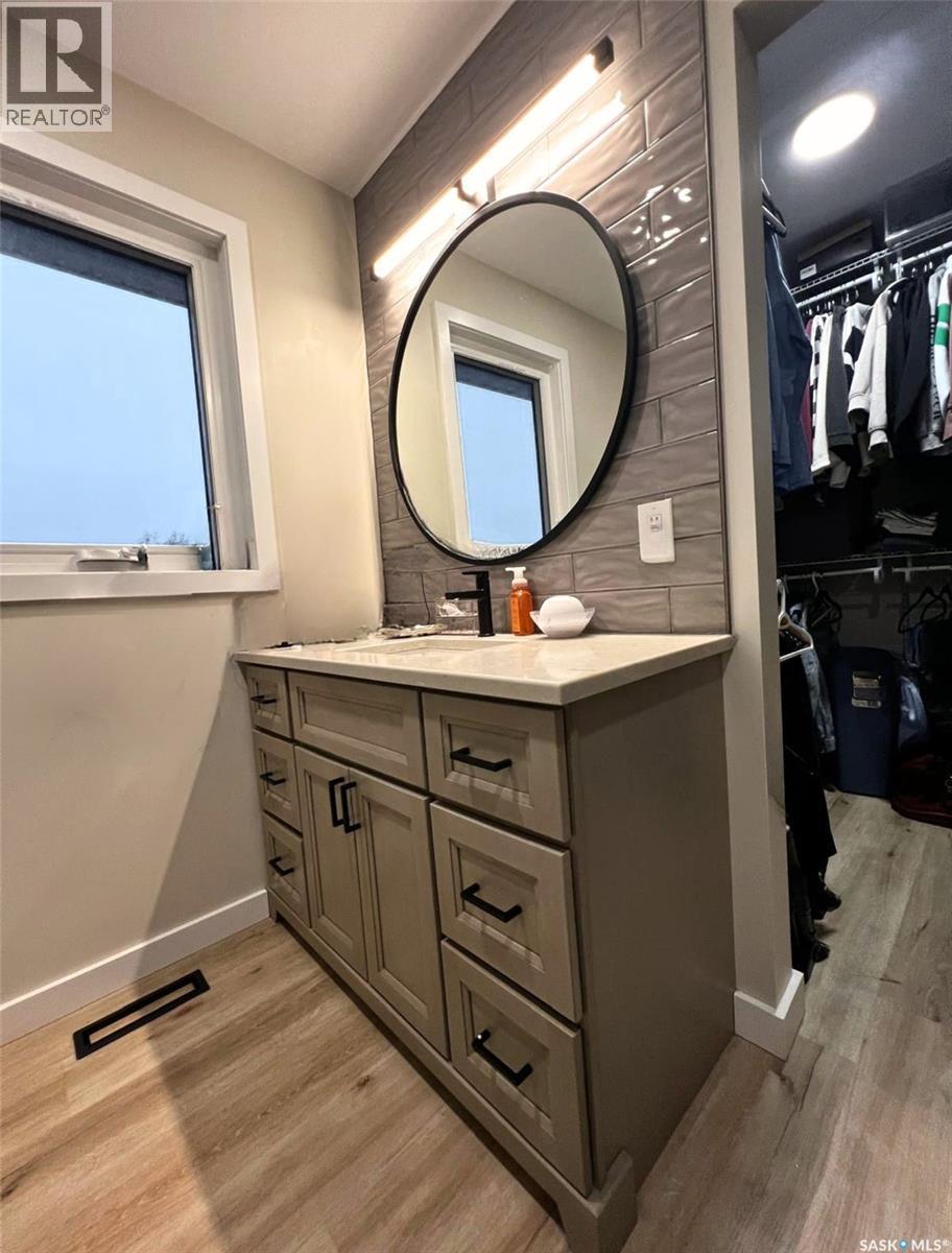 338 Battleford Trail, Swift Current, SK - Indoor Photo Showing Bathroom