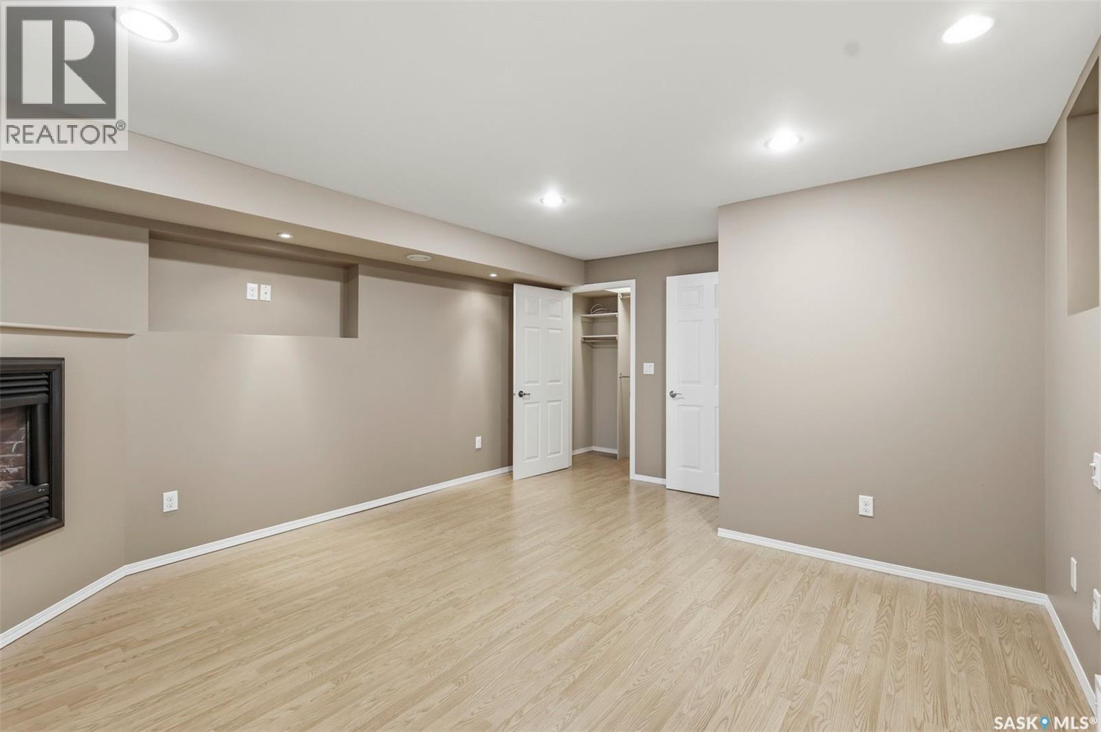 709 Cumberland Avenue S, Saskatoon, SK - Indoor