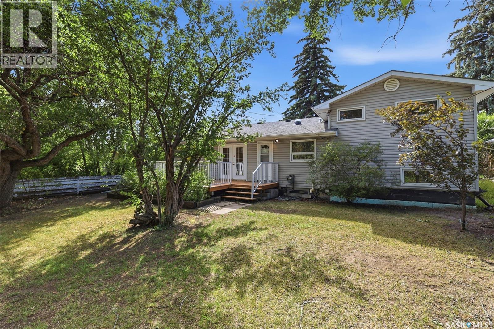 709 Cumberland Avenue S, Saskatoon, SK - Outdoor