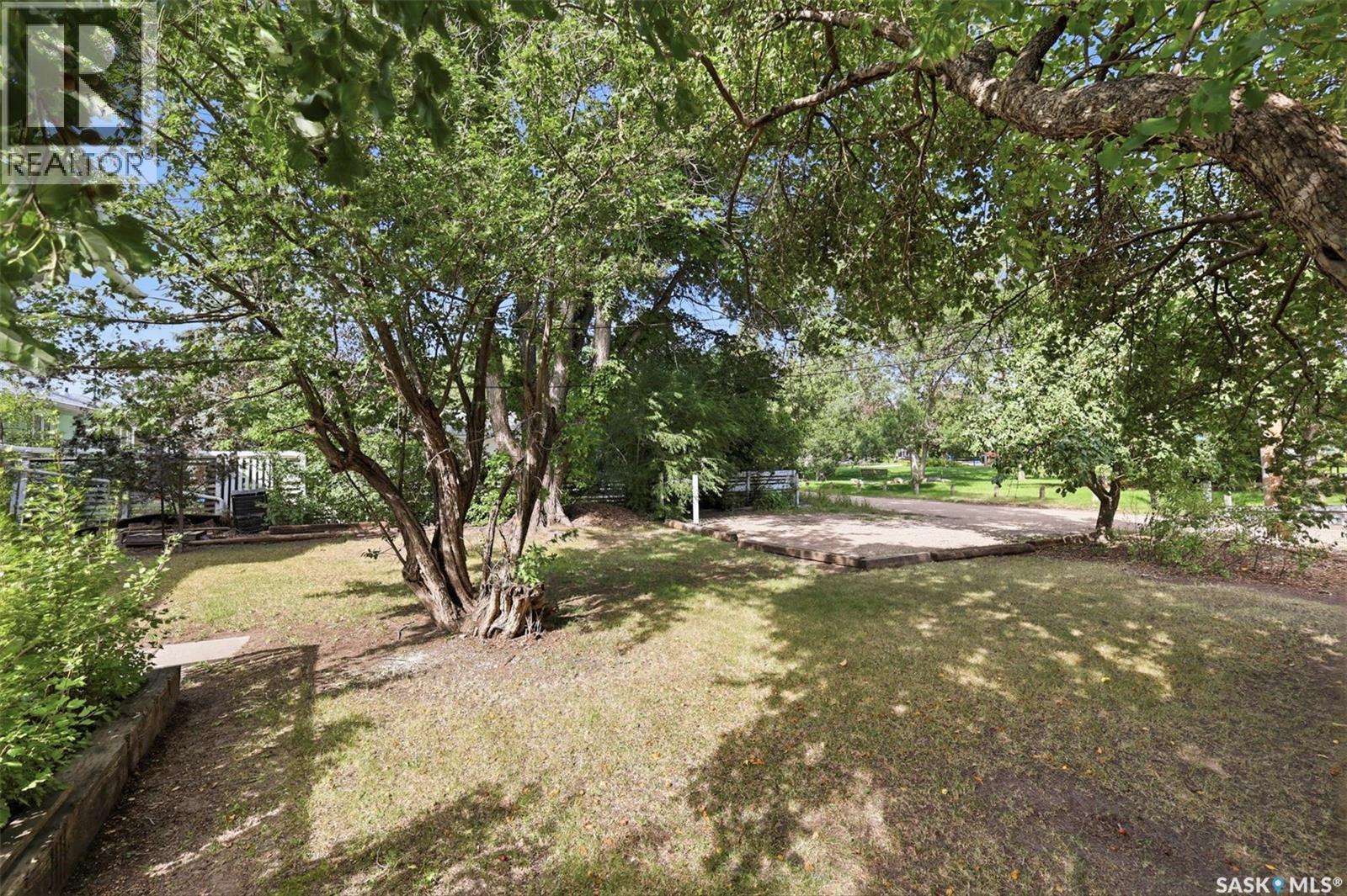 709 Cumberland Avenue S, Saskatoon, SK - Outdoor