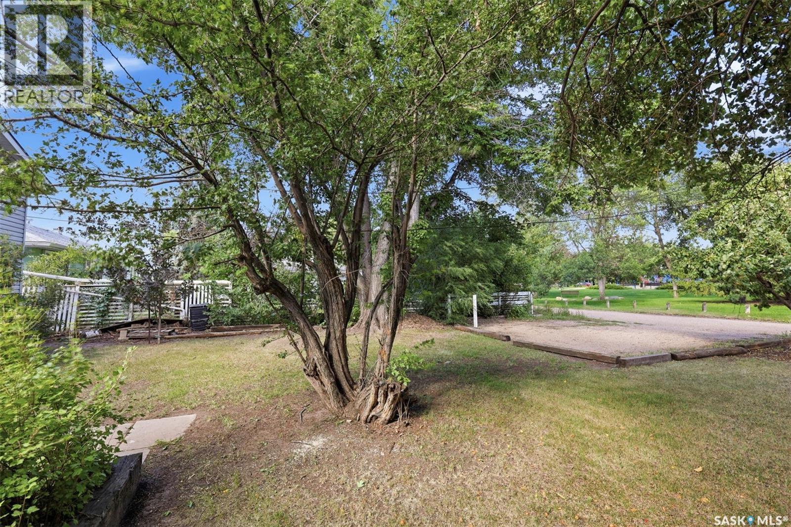 709 Cumberland Avenue S, Saskatoon, SK - Outdoor