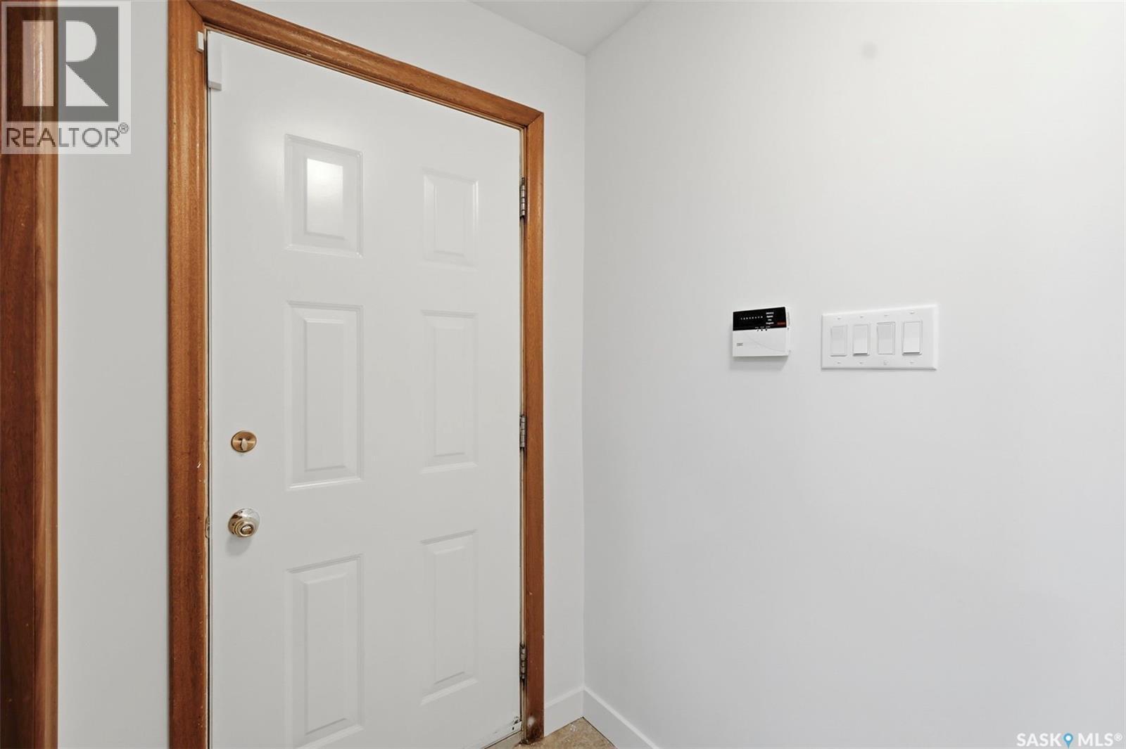 709 Cumberland Avenue S, Saskatoon, SK - Indoor Photo Showing Other Room