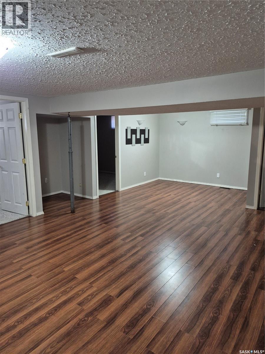 215 Central Street W, Warman, SK - Indoor Photo Showing Other Room