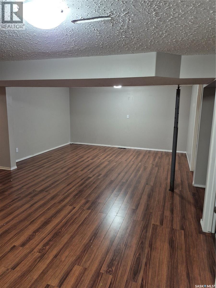 215 Central Street W, Warman, SK - Indoor Photo Showing Other Room