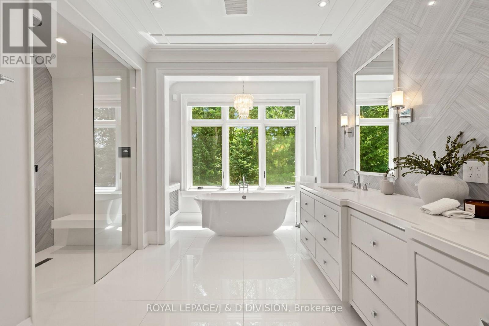 5 Pine Forest Road, Toronto, ON - Indoor Photo Showing Bathroom