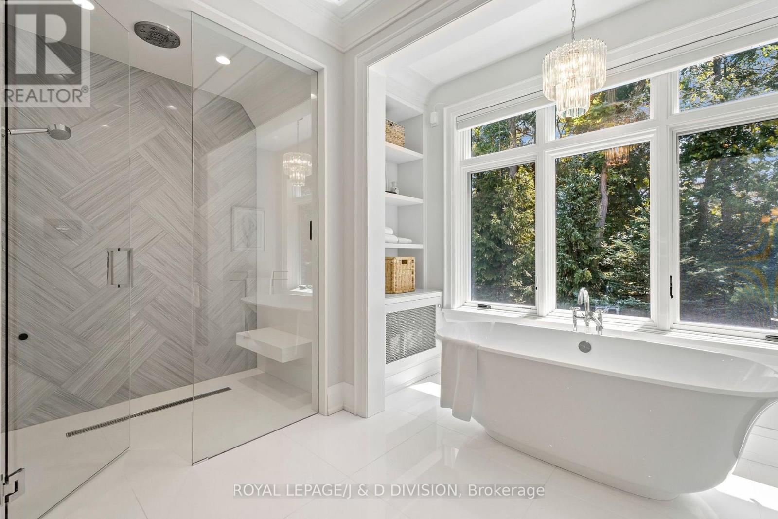 5 Pine Forest Road, Toronto, ON - Indoor Photo Showing Bathroom