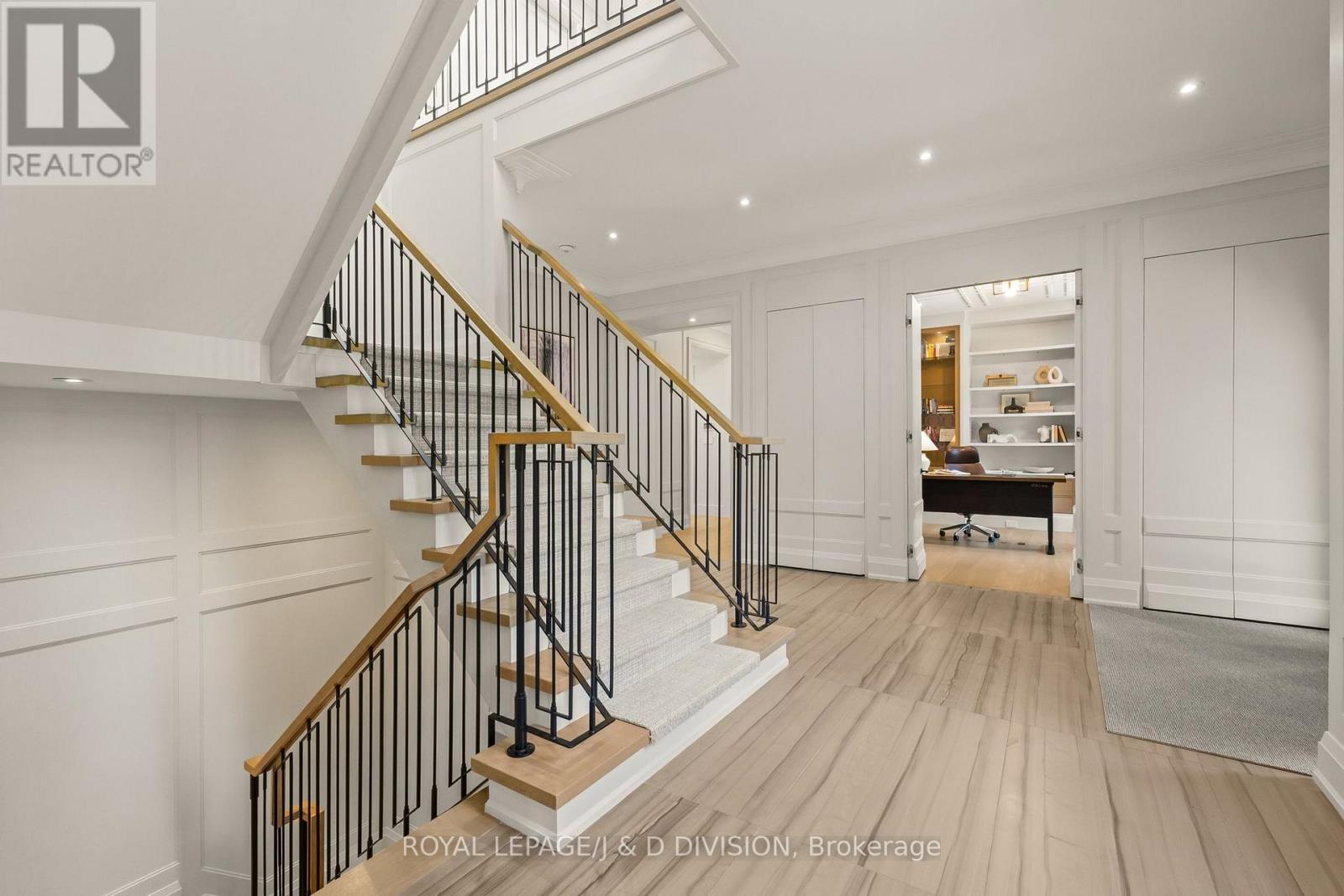 5 Pine Forest Road, Toronto, ON - Indoor Photo Showing Other Room