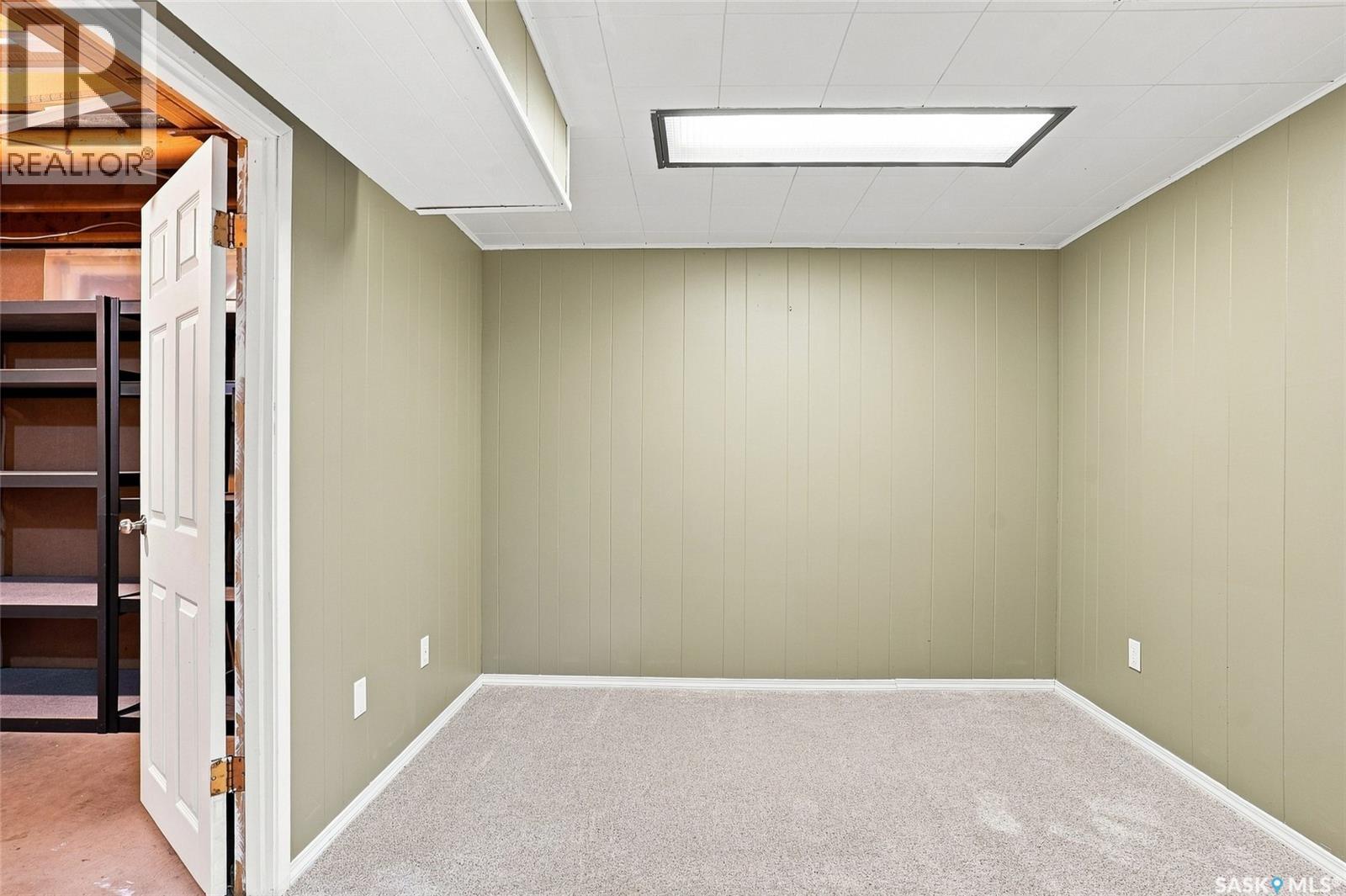 1714 Drinkle Street, Saskatoon, SK - Indoor Photo Showing Other Room