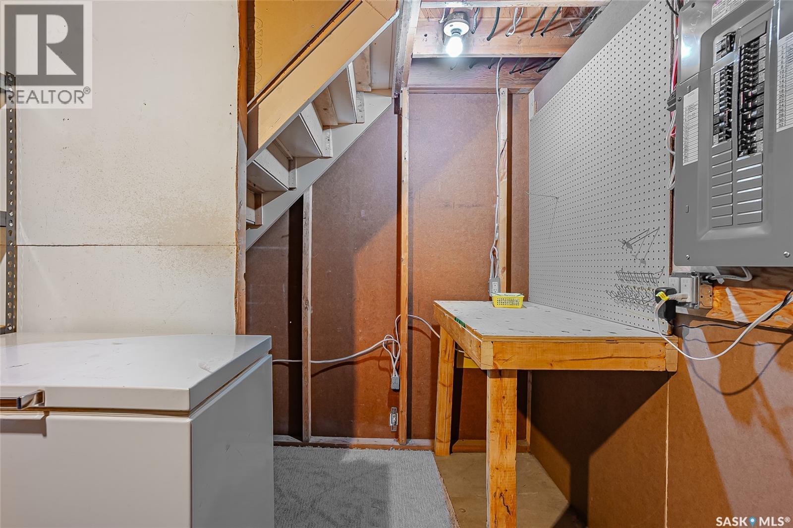 1714 Drinkle Street, Saskatoon, SK - Indoor