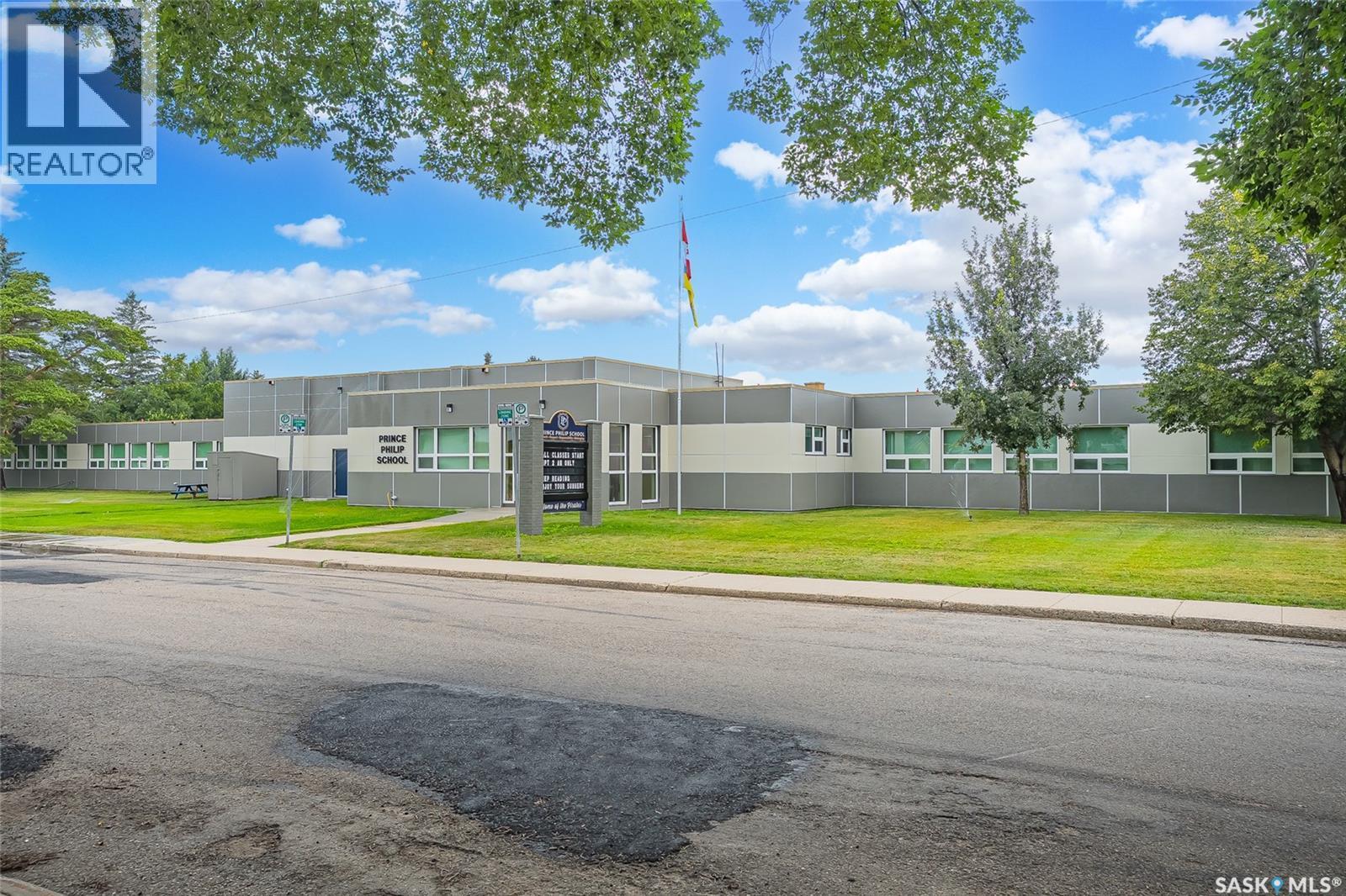 1714 Drinkle Street, Saskatoon, SK - Outdoor